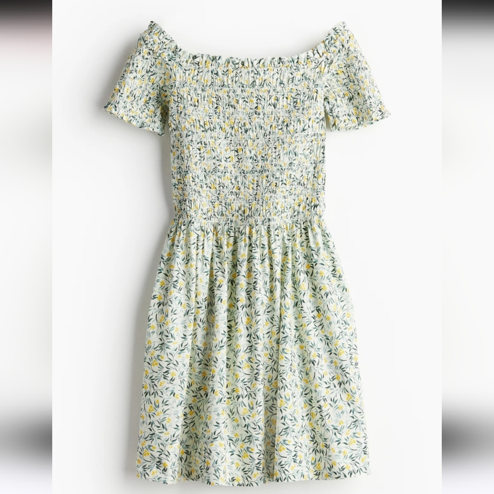 NWOT Womens H&M Smocked off-the-shoulder dress Sz. XS